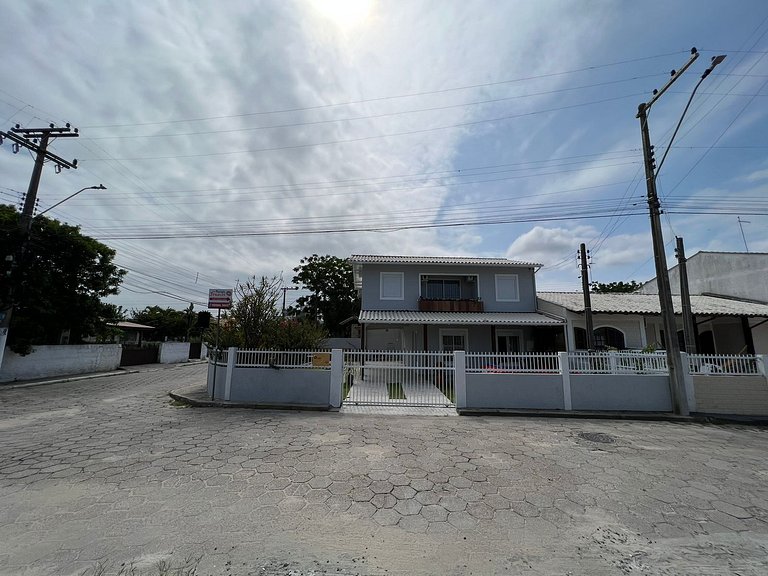 Casa Alto Padrão A Venda poucos da Praia