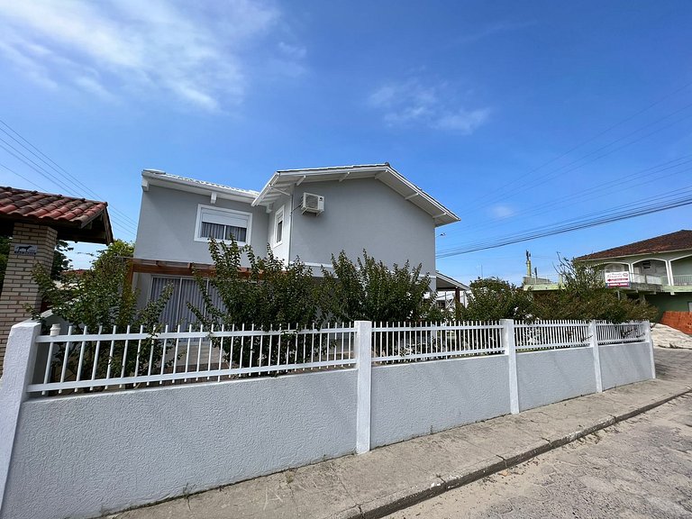 Casa Alto Padrão A Venda poucos da Praia