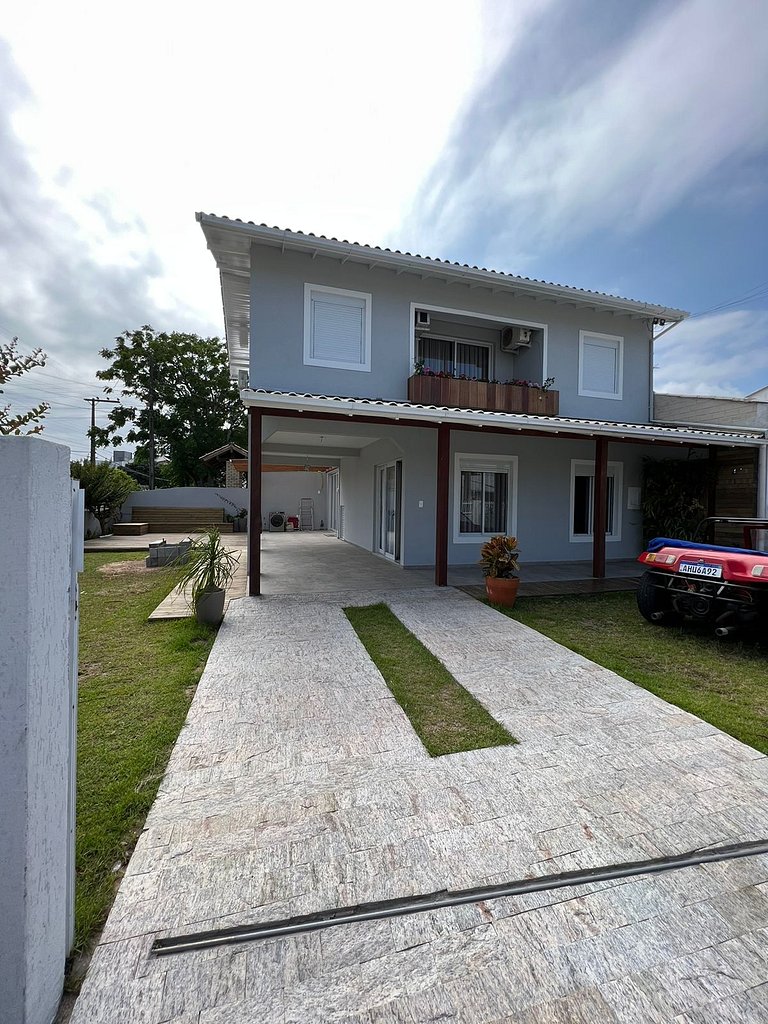 Casa Alto Padrão A Venda poucos da Praia