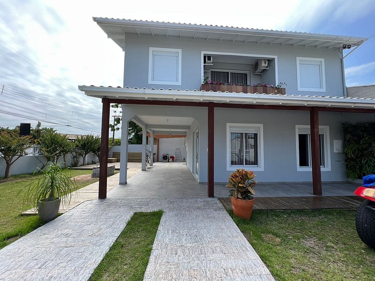 Casa Alto Padrão A Venda poucos da Praia