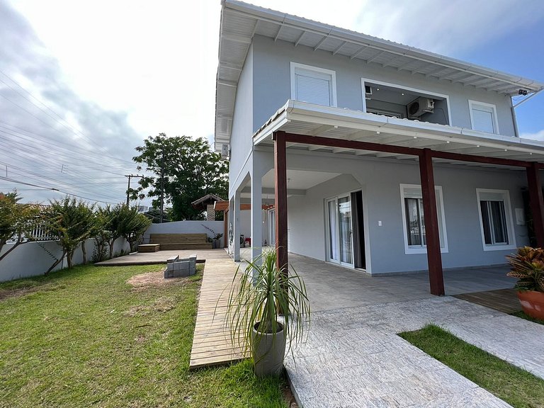 Casa Alto Padrão A Venda poucos da Praia