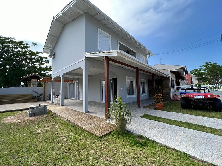 Casa Alto Padrão A Venda poucos da Praia