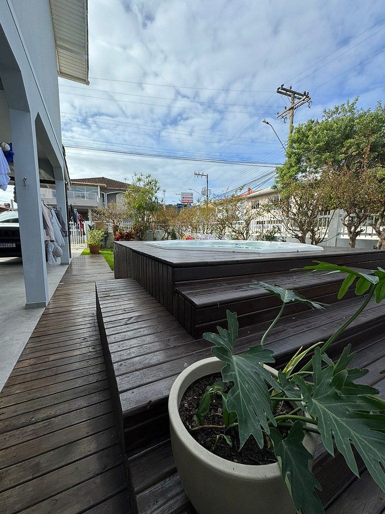 Casa Alto Padrão A Venda poucos da Praia