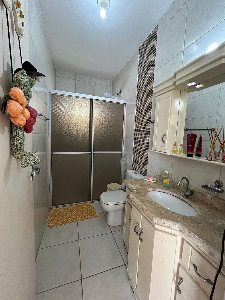 casa amarela com piscina14 pessoas