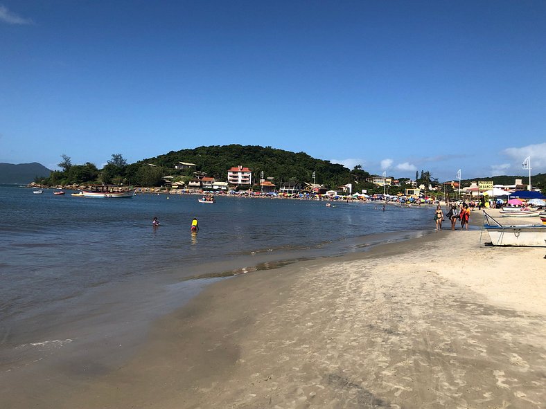 casa amarela com piscina14 pessoas