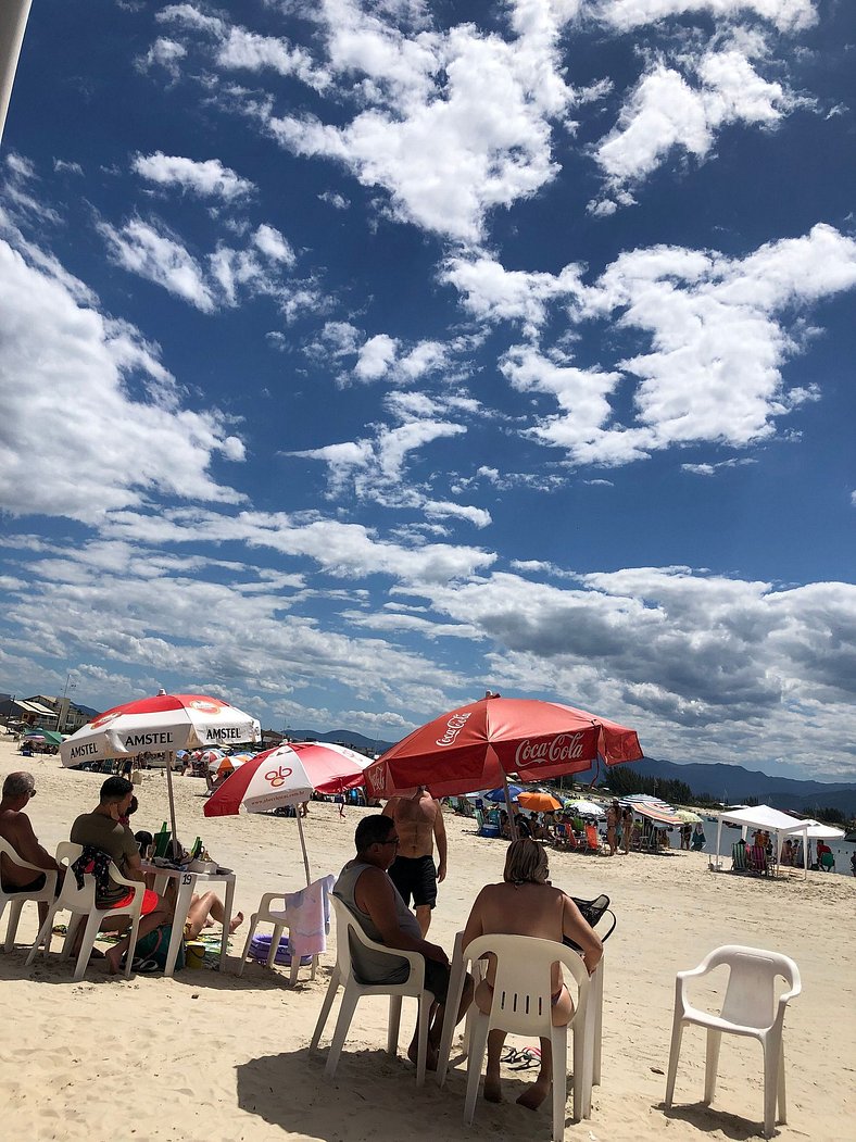 casa amarela com piscina14 pessoas