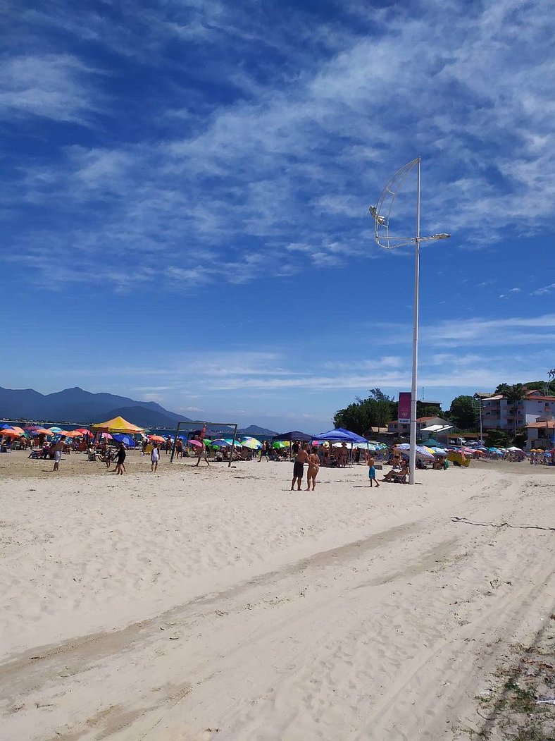 casa amarela com piscina14 pessoas