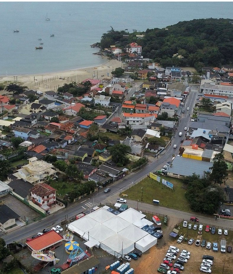 casa do Ita, 3 quartos proxima da praia de Baixo.