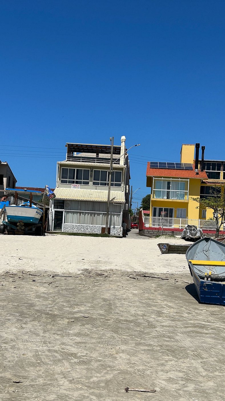 Casa Sol e Mar próxima da praia, com ar