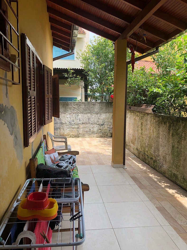 Casa Sol e Mar próxima da praia, com ar